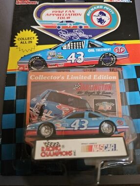 Richard Petty #43 STP 1992 Fan Appreciation Tour Darlington 1:64 Scale Diecast